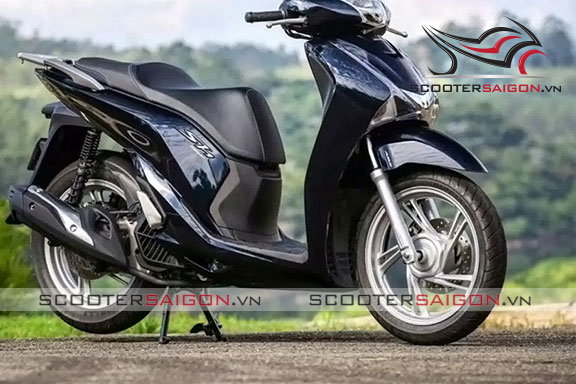 Chiêm ngưỡng vẻ ngoài long lanh của chiếc Honda SH đầu tiên tại Việt Nam #33 Chiêm ngưỡng vẻ ngoài long lanh của chiếc Honda SH đầu tiên tại Việt Nam